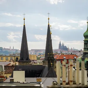 https://hotel-planet-prague.praguehotelsweb.com